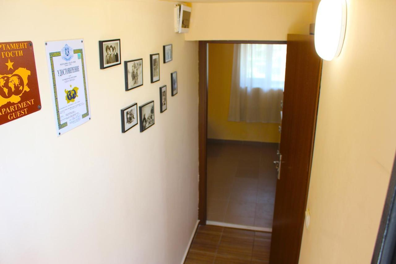 Къща за Гости Емили в Квартал Трошево Apartment Варна Екстериор снимка