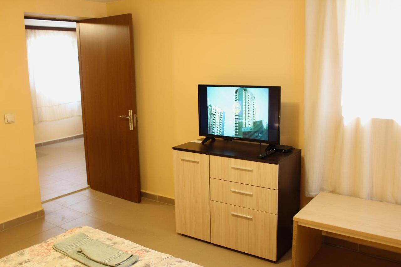 Къща за Гости Емили в Квартал Трошево Apartment Варна Екстериор снимка